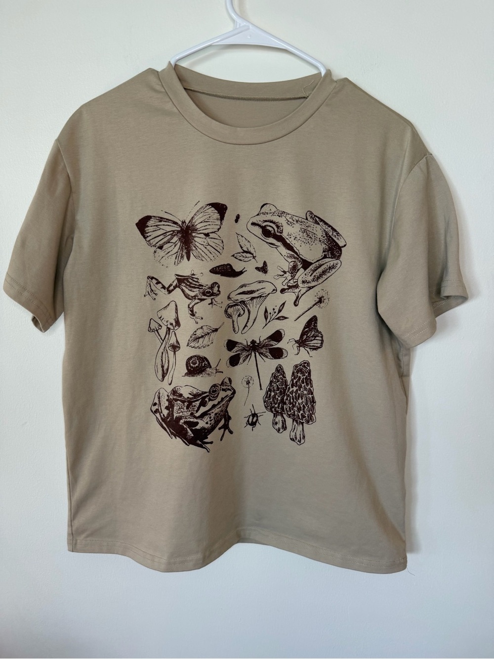 SHEIN Beige Crewneck T shirt frogs butterfly size small oversized mushroom
